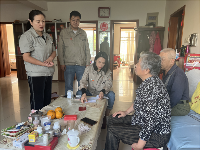 排忧解难送温暖 尽职尽责暖人心